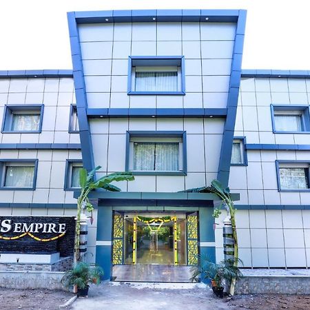 Cs Empire Hotel Lakshmanpur Exterior photo