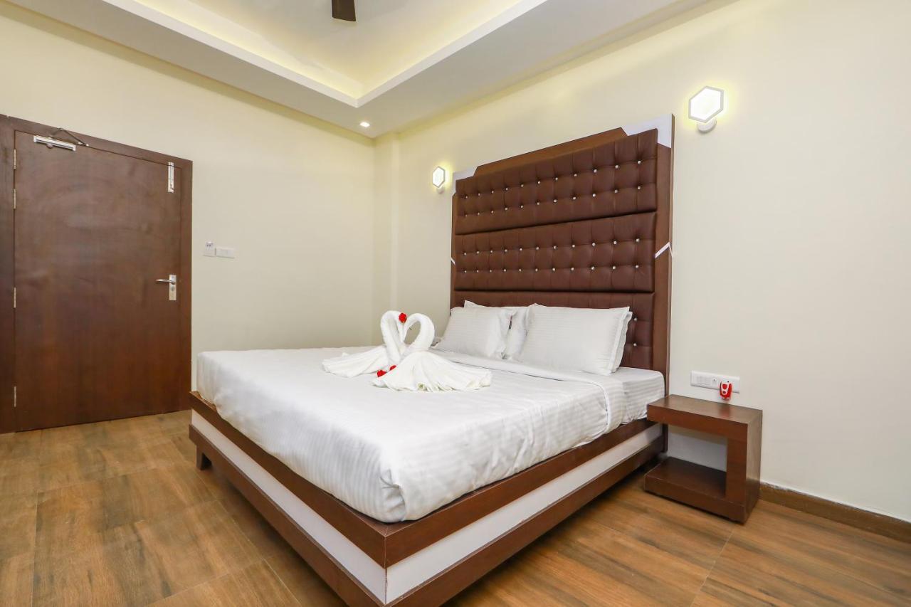 Cs Empire Hotel Lakshmanpur Exterior photo