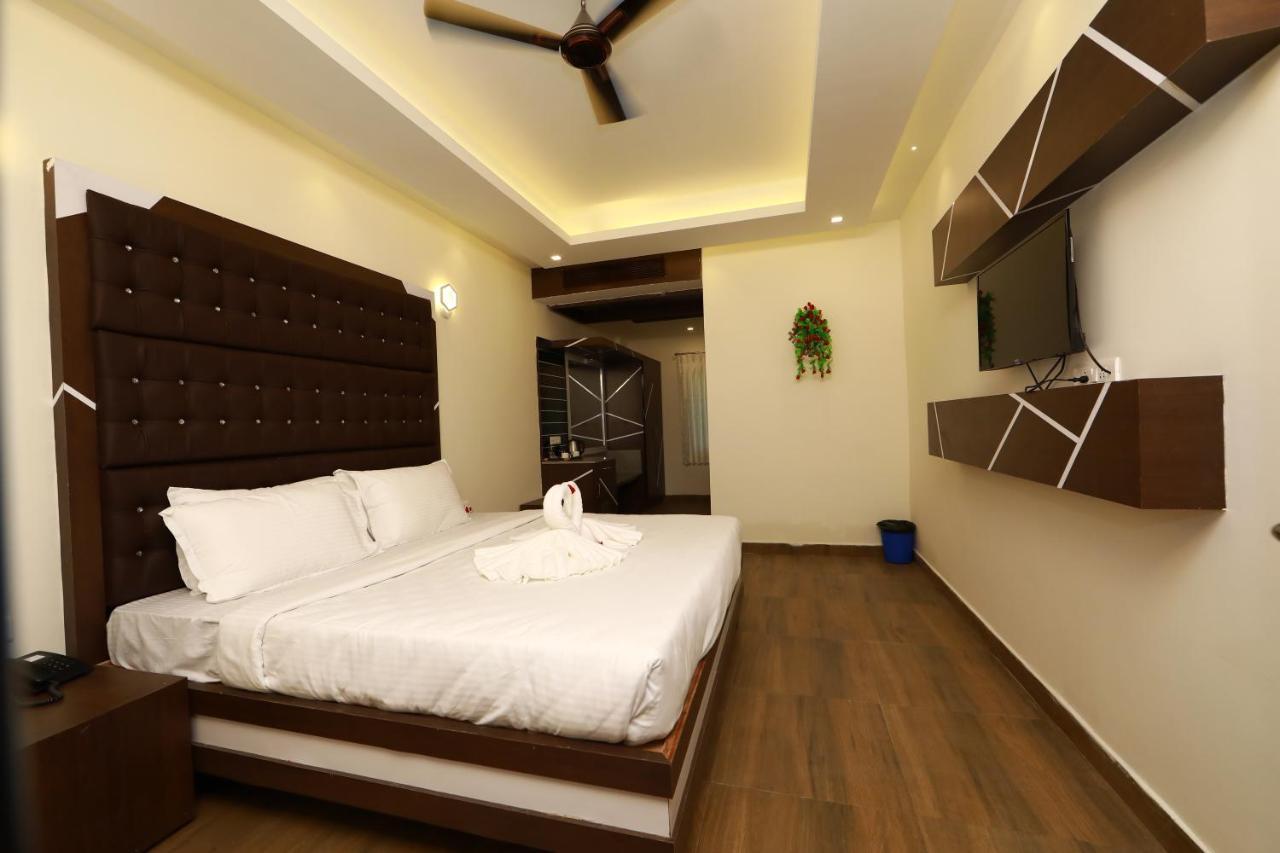 Cs Empire Hotel Lakshmanpur Exterior photo