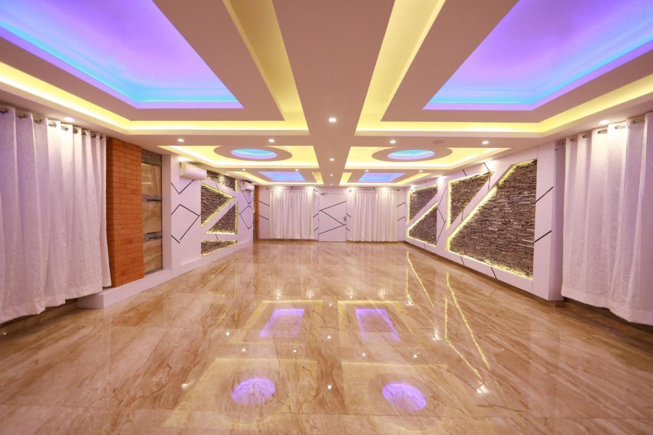 Cs Empire Hotel Lakshmanpur Exterior photo
