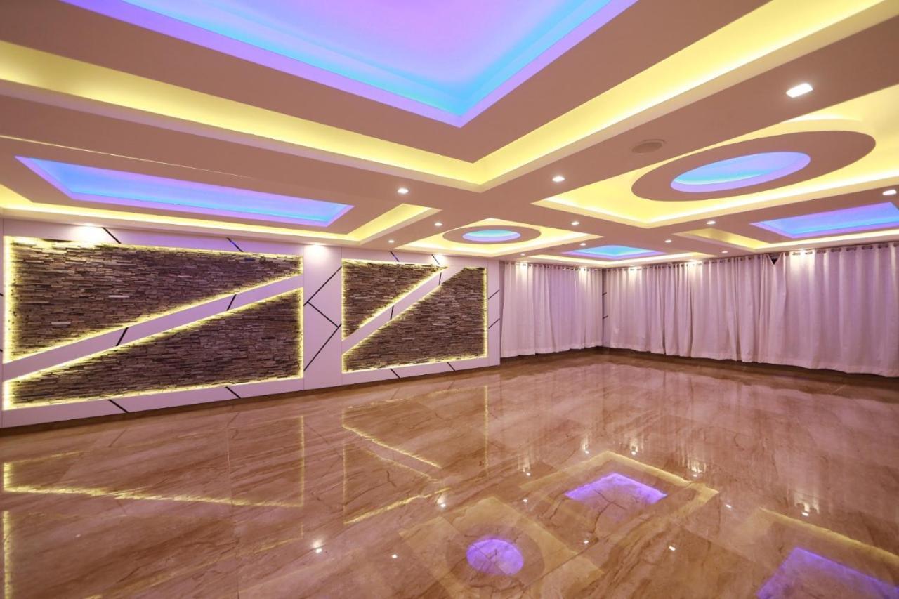 Cs Empire Hotel Lakshmanpur Exterior photo