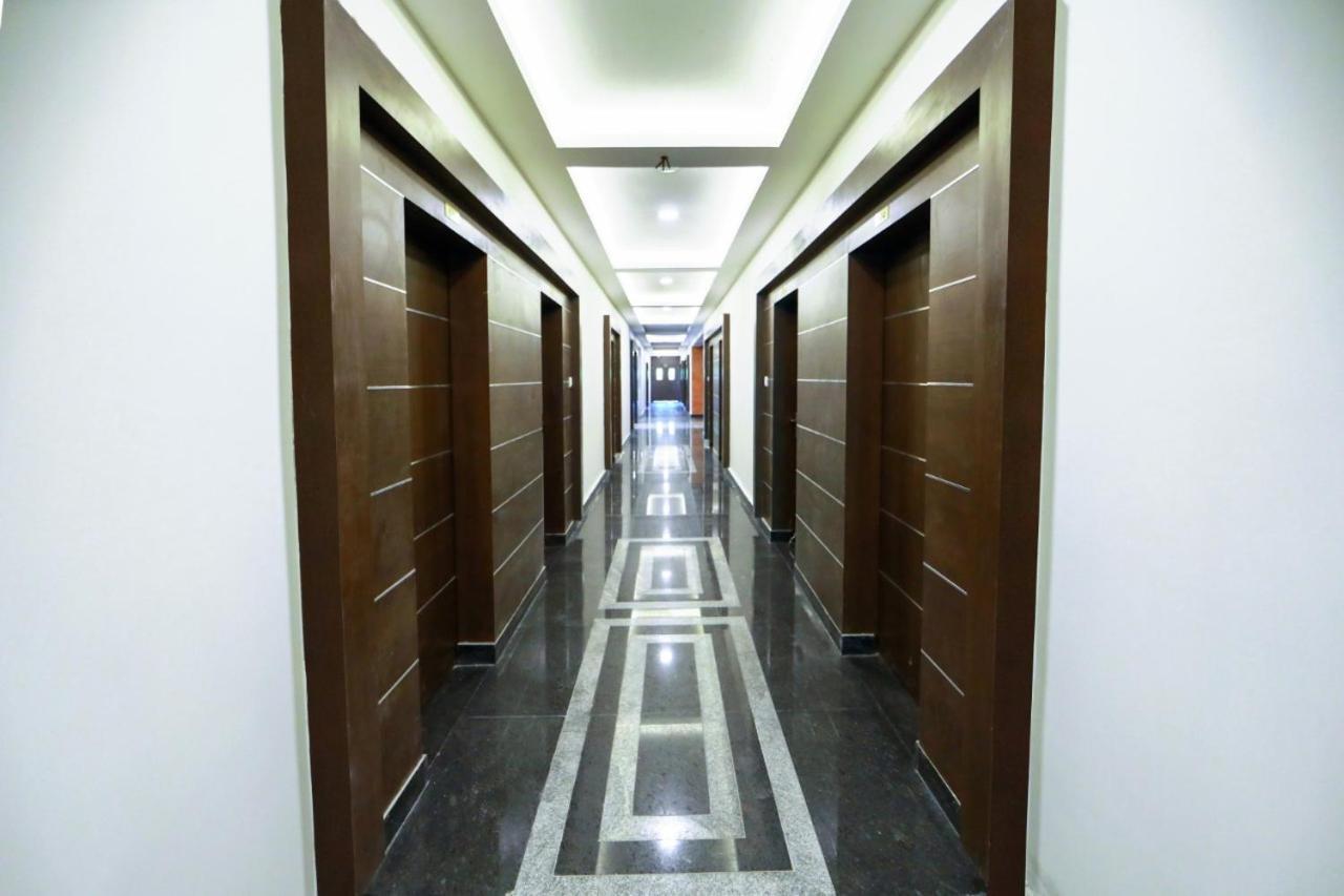 Cs Empire Hotel Lakshmanpur Exterior photo